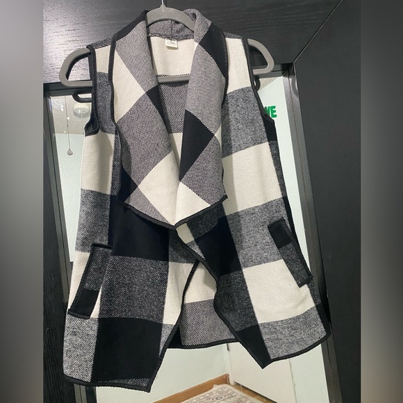 Two buffalo plaid tank cardigans - Picture 5 of 5